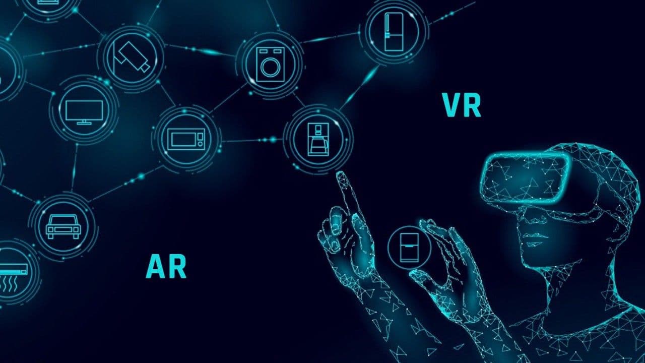 Augmented Reality vs. Virtual Reality: A Beginner's Guide